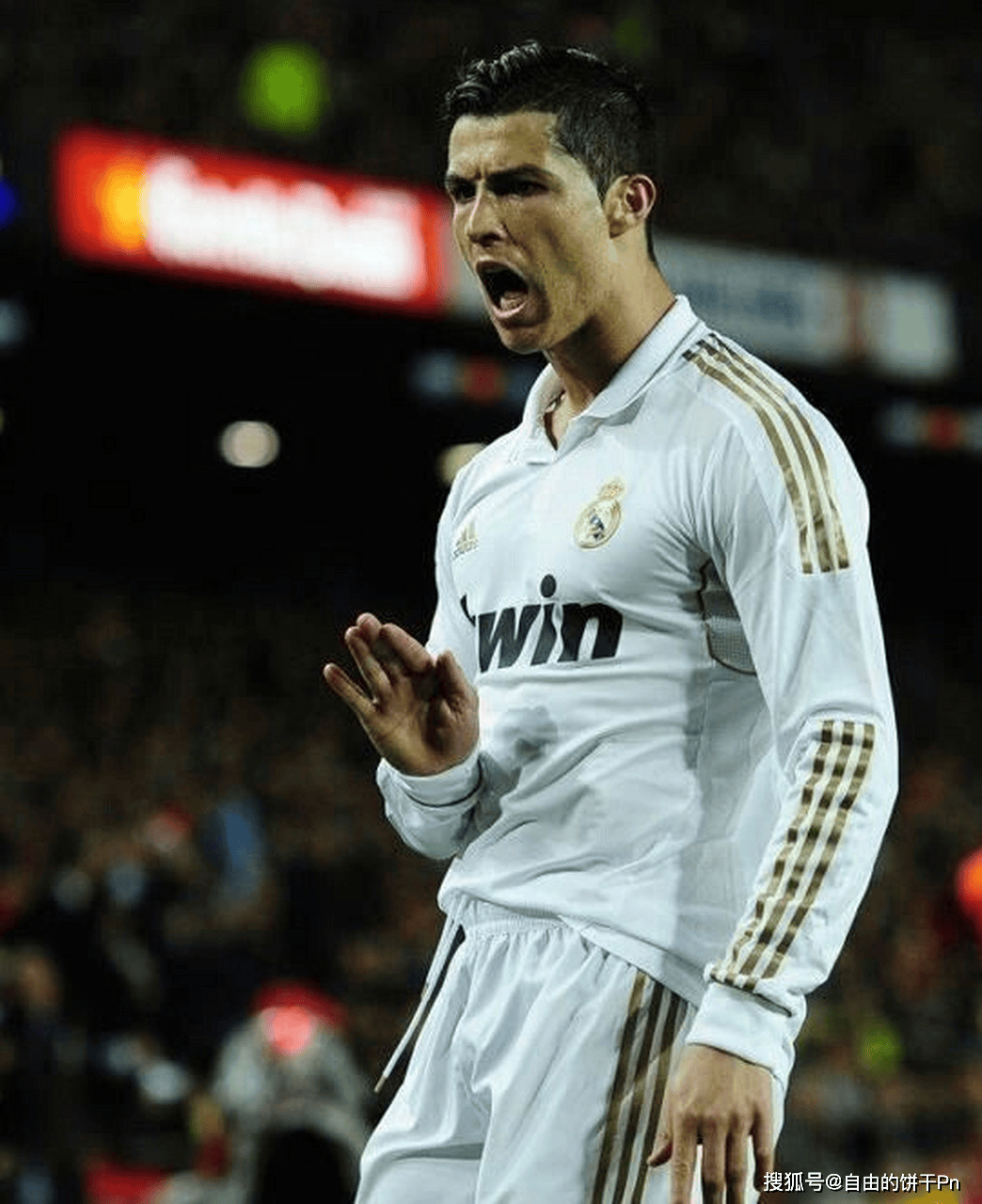 九游-C罗回归赛场,回归赛场首场状态亮眼,巴塞罗那观众沸腾!的简单介绍