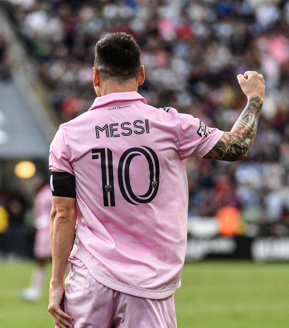 九游-C罗在雄鹿比赛中比分优势明显,绝杀引发热议!的简单介绍