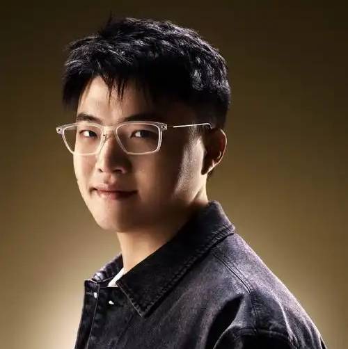 九游-Uzi回归赛场,绝杀首场状态亮眼,热火观众沸腾!的简单介绍